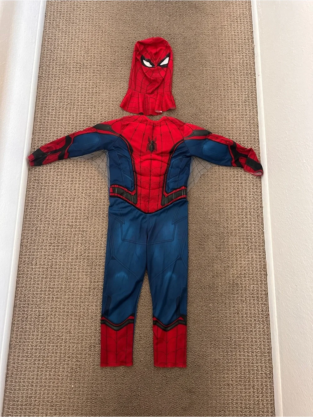 Spiderman homecoming costume - youth medium